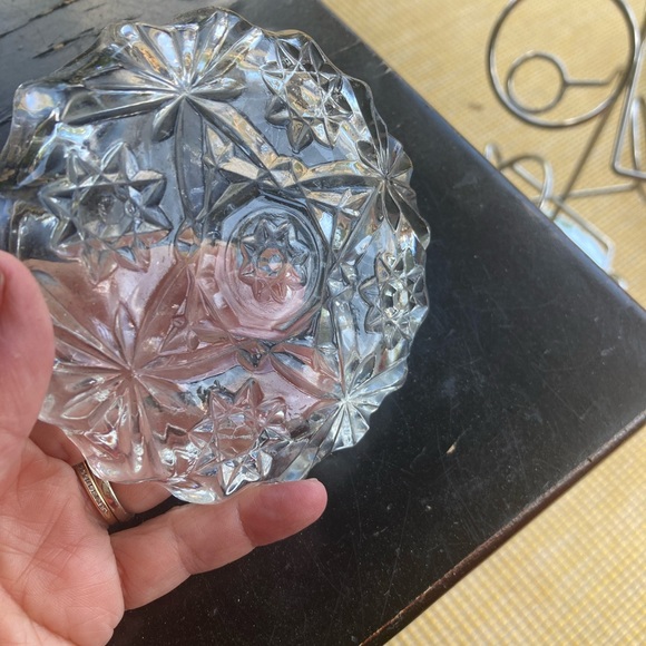 Mid century cut glass ashtray. Sparkling and beautiful five inches across - Picture 2 of 3